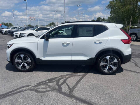 2026 Volvo XC40 B5 Plus