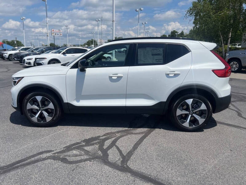 2026 Volvo XC40 B5 Plus