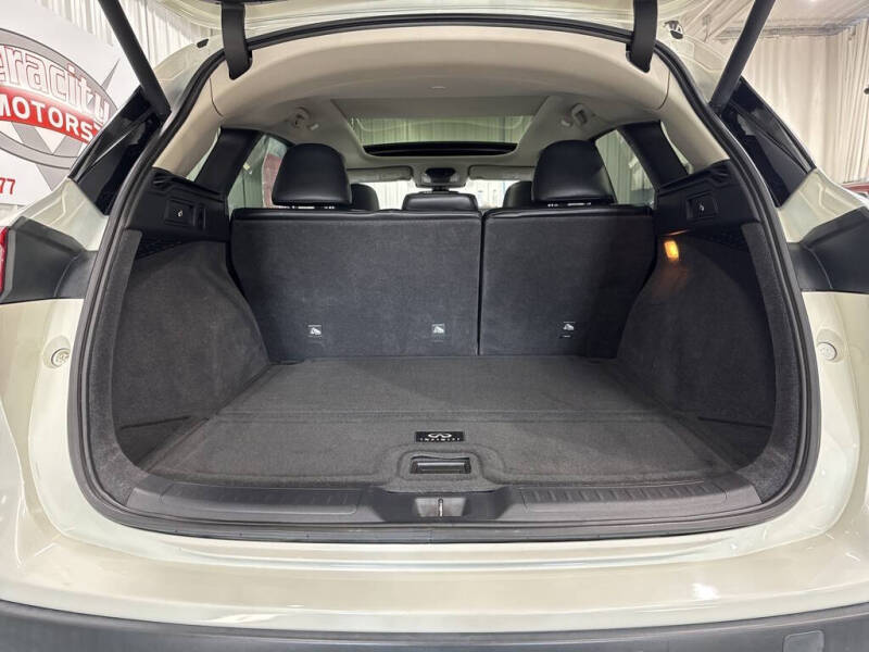 2019 Infiniti QX50 Essential