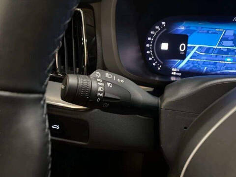2025 Volvo XC60 B5 Core Dark Theme