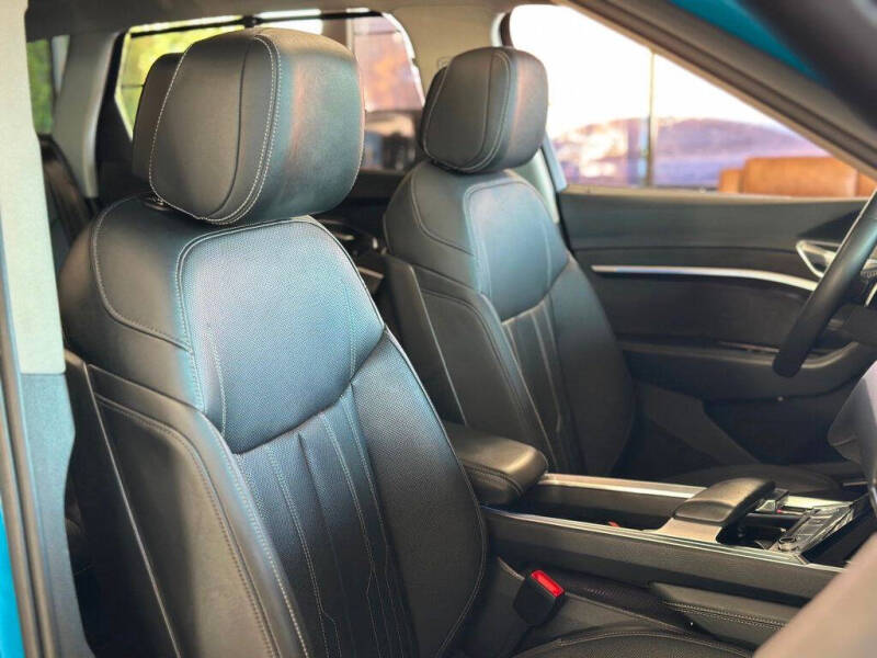 2019 Audi e-tron quattro Prestige