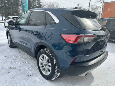 2020 Ford Escape SE