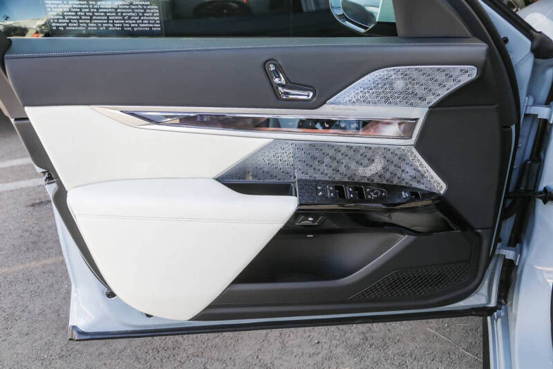 2025 BMW i7 eDrive50