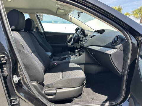 2013 Mazda MAZDA3 i Touring