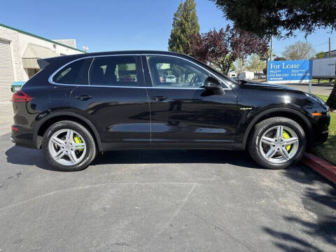 2017 Porsche Cayenne S E-Hybrid