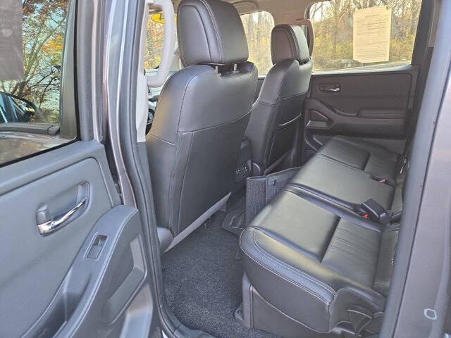 2024 Nissan Frontier SL