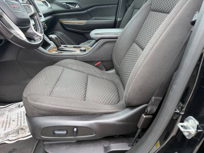 2019 GMC Acadia SLE-2
