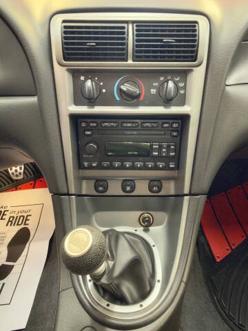 2004 Ford Mustang Mach 1 Premium