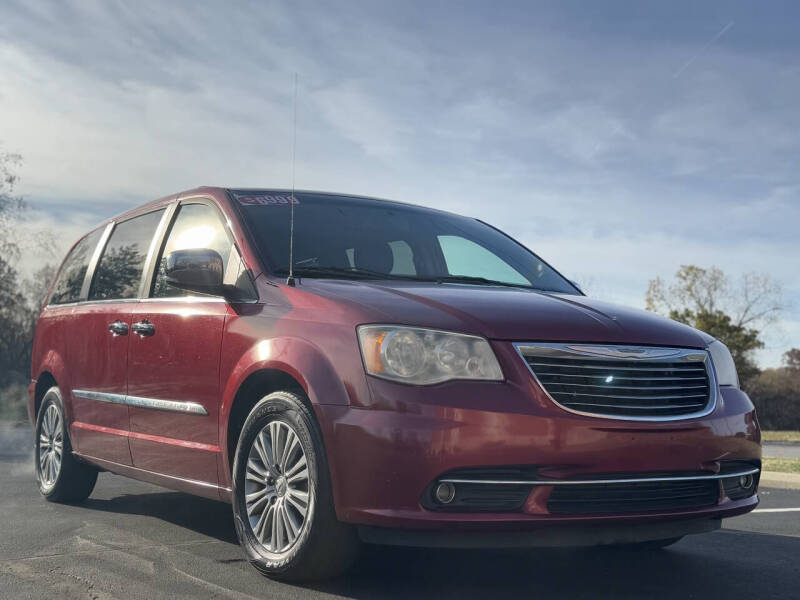 2014 Chrysler Town and Country Touring-L