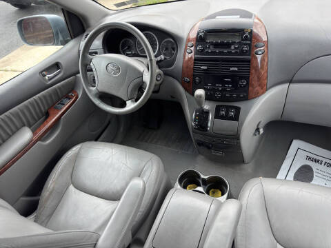 2004 Toyota Sienna XLE Limited 7 Passenger