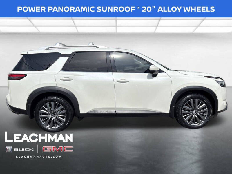 2022 Nissan Pathfinder SL