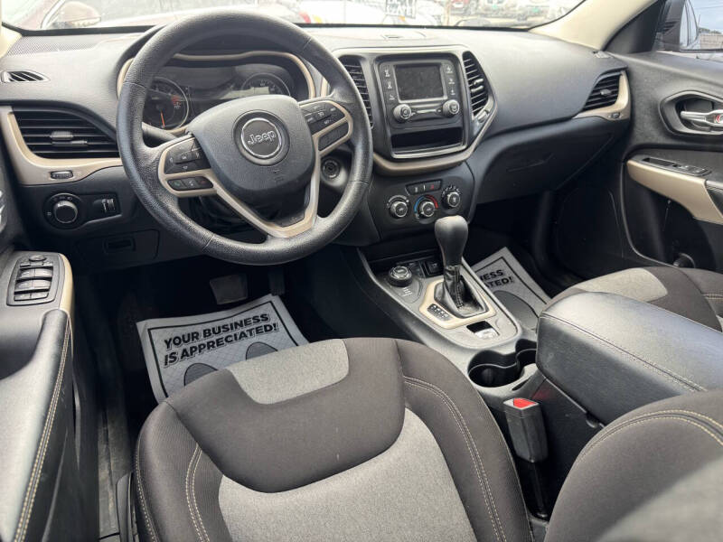 2017 Jeep Cherokee Sport