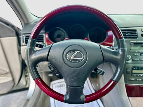 2004 Lexus ES 330