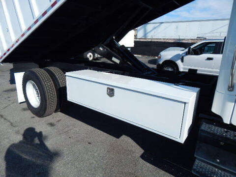 2019 Freightliner M2 106