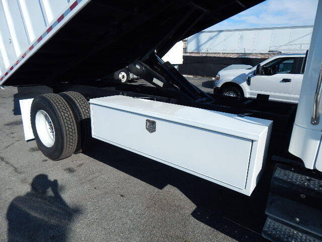 2019 Freightliner M2 106