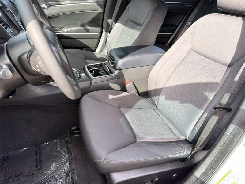 2022 Chrysler 300 Touring