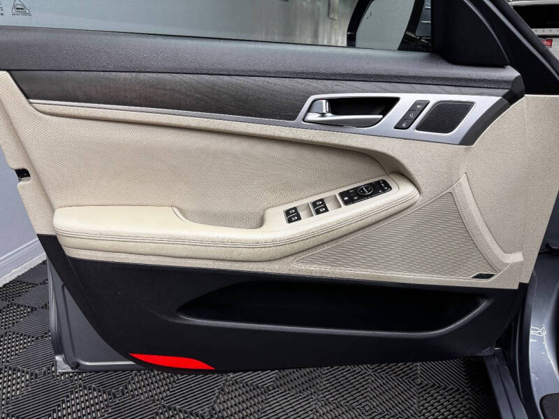 2015 Hyundai Genesis 5.0L