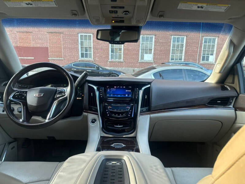 2015 Cadillac Escalade Luxury