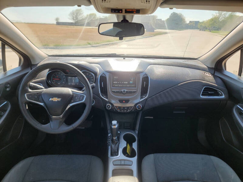 2017 Chevrolet Cruze LT Auto