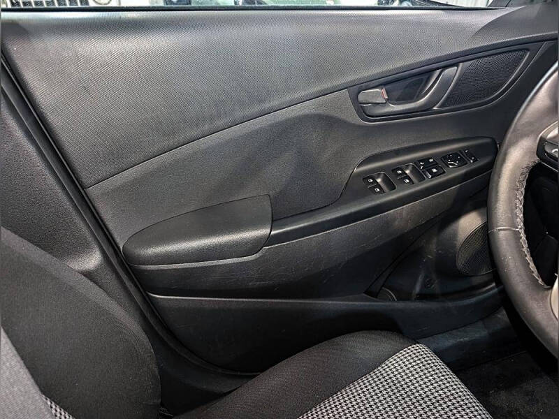 2021 Hyundai Kona SEL Plus