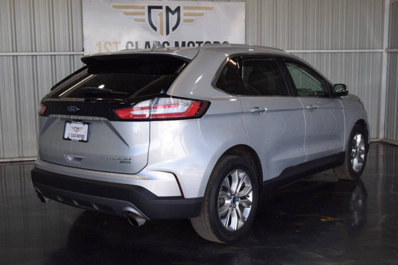 2019 Ford Edge Titanium photo 5