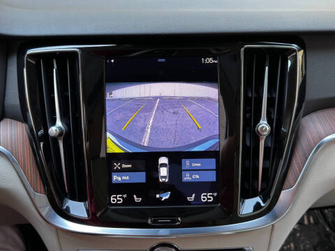 2022 Volvo S60 B5 Momentum