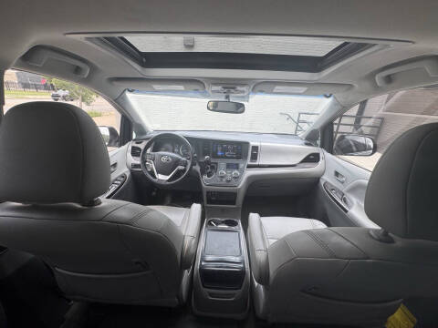 2015 Toyota Sienna XLE Premium 8-Passenger