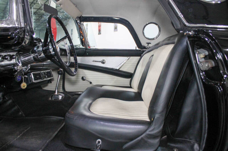 1956 Ford Thunderbird