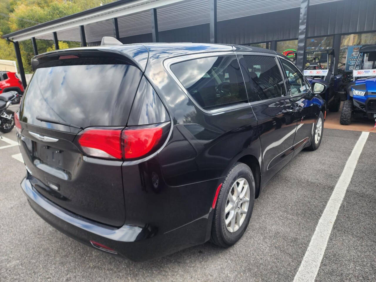 2022 Chrysler Voyager for sale at Auto Energy in Lebanon, VA