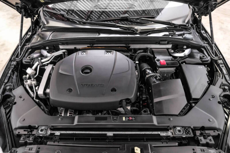 2021 Volvo V60 T5 Momentum