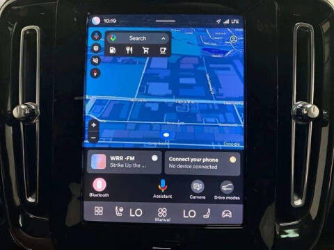 2025 Volvo XC40 B5 Plus Bright Theme