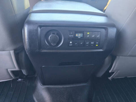 2016 Toyota Sequoia SR5