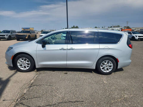 2024 Chrysler Voyager