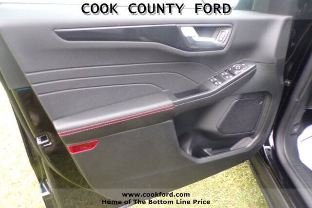 2025 Ford Escape Hybrid ST-Line