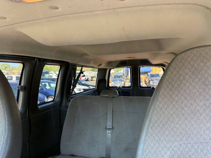 2015 GMC Savana LT 2500