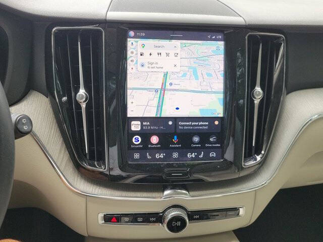 2024 Volvo XC60 Recharge T8 Plus Dark Theme