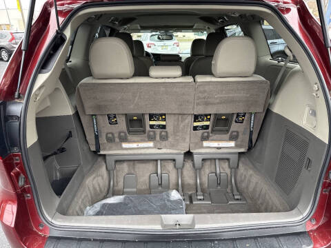 2015 Toyota Sienna XLE 8-Passenger