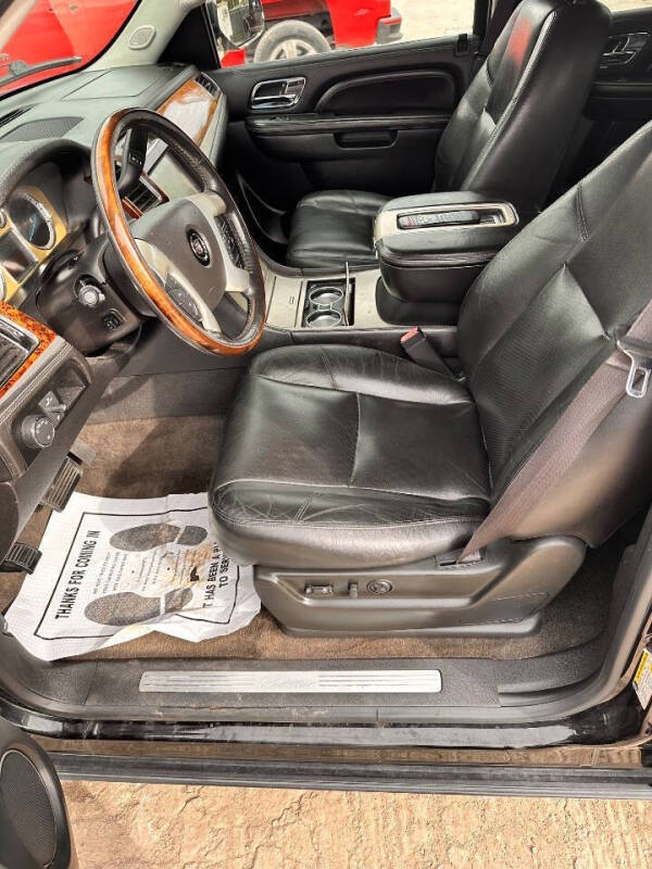 2013 Cadillac Escalade Platinum Edition