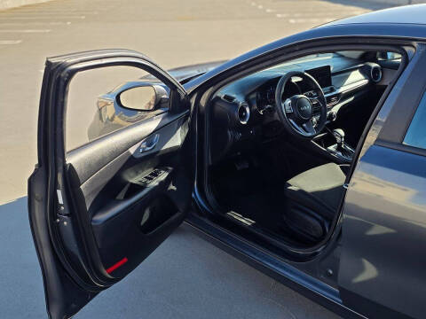 2022 Kia Forte FE