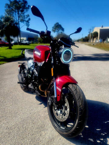 2023 Moto Morini STR 650