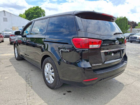 2018 Kia Sedona L