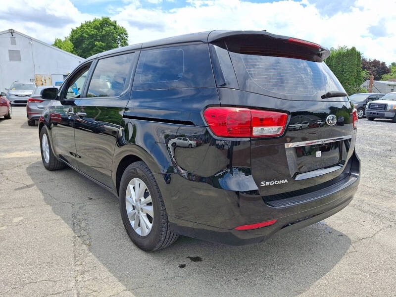 2018 Kia Sedona L