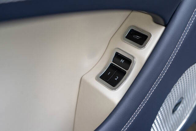 2023 Bentley Bentayga 14