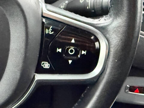 2016 Volvo XC90 T5 Momentum