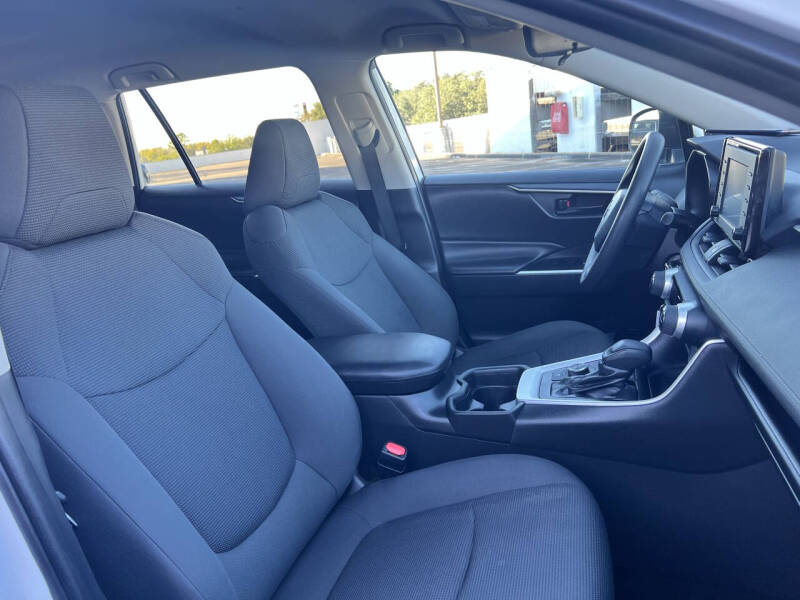 2019 Toyota RAV4 Hybrid LE