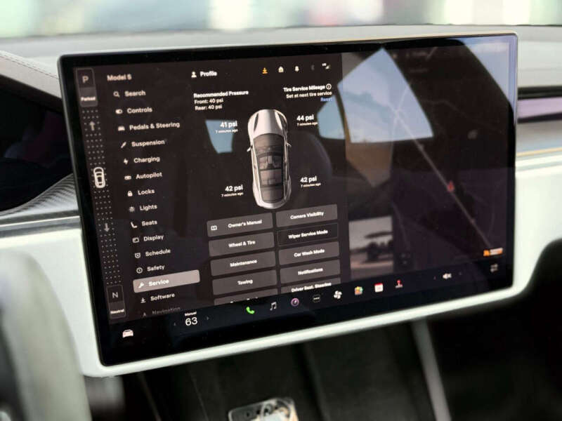 2022 Tesla Model S Plaid
