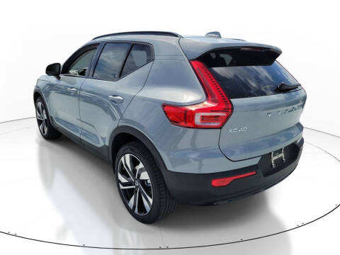 2026 Volvo XC40 B5 Ultra