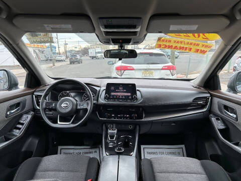 2022 Nissan Rogue SV