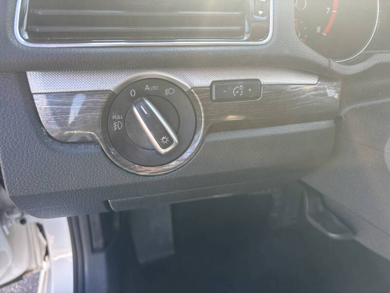 2018 Volkswagen Passat 2.0T SE