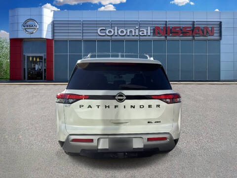 2022 Nissan Pathfinder SL
